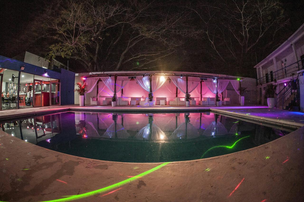 Hotel Santa Cruz Tehuantepec Santo Domingo Tehuantepec Buitenkant foto